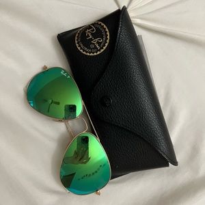Ray-ban shades, green.